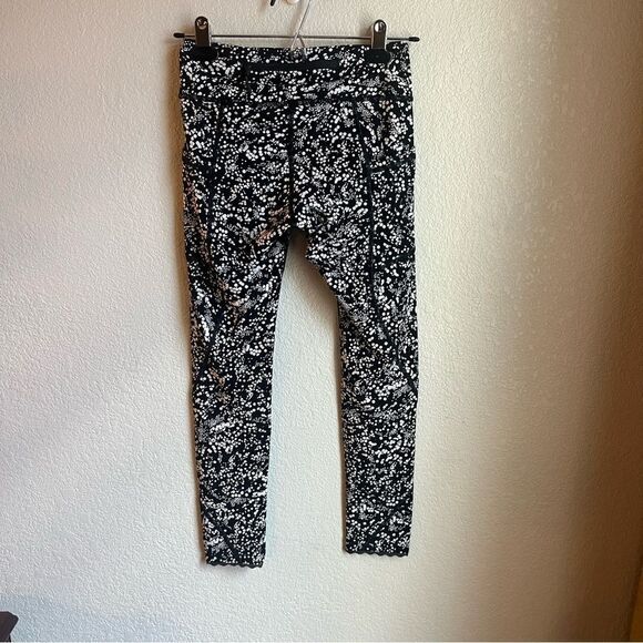 Lululemon Tight Stuff Tight I| *25"'
Chirasu Black - Picture 8 of 9